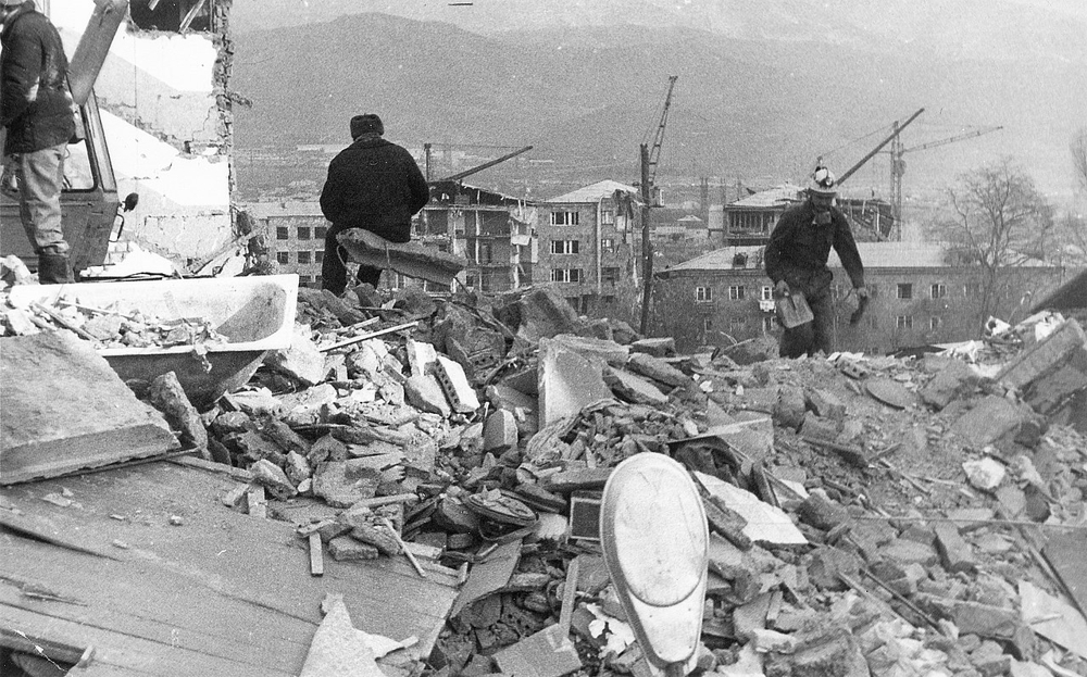 Руины в Спитаке после землетрясения 1988 года / ru.wikipedia.org