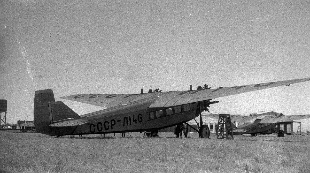 Вид самолетов на аэродроме Омского аэропорта. 1931 (2)
