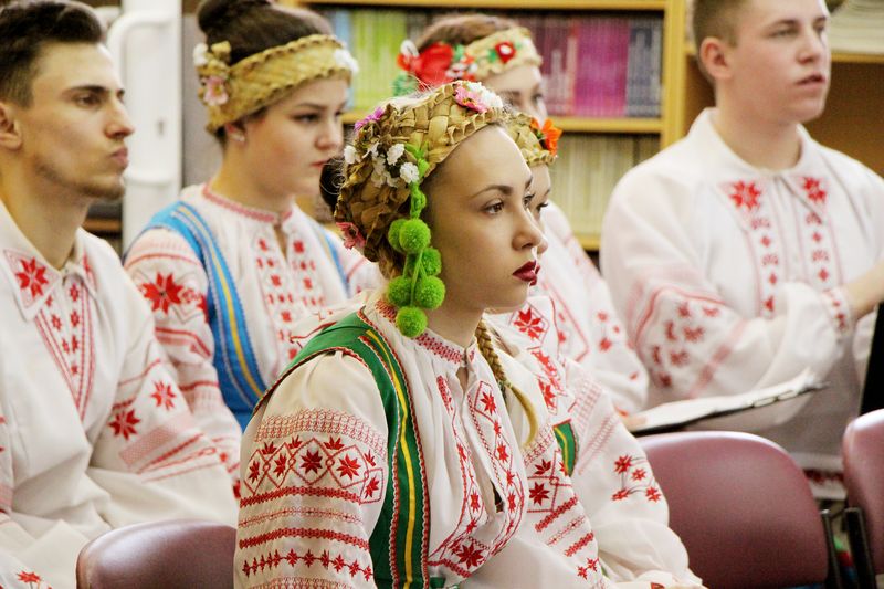 Мова народу. Беларусь народ. Белорусы люди. Белорусская нация. Традиционная украшения белорусского народа.